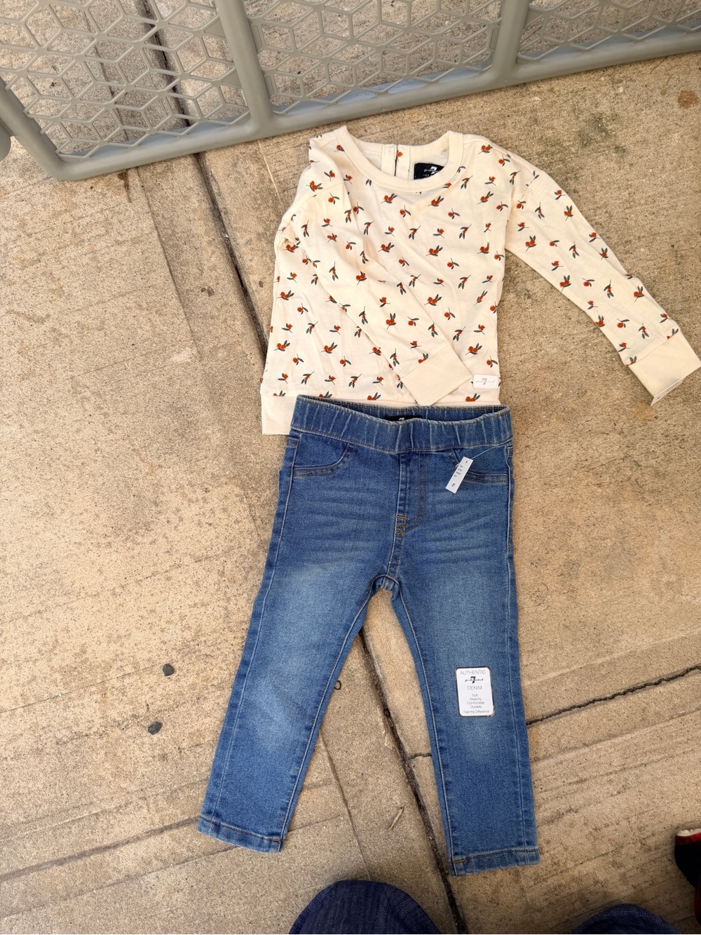 7 For All Mankind Cream Long-Sleeve floral  shirt with Jeans 2T NWT